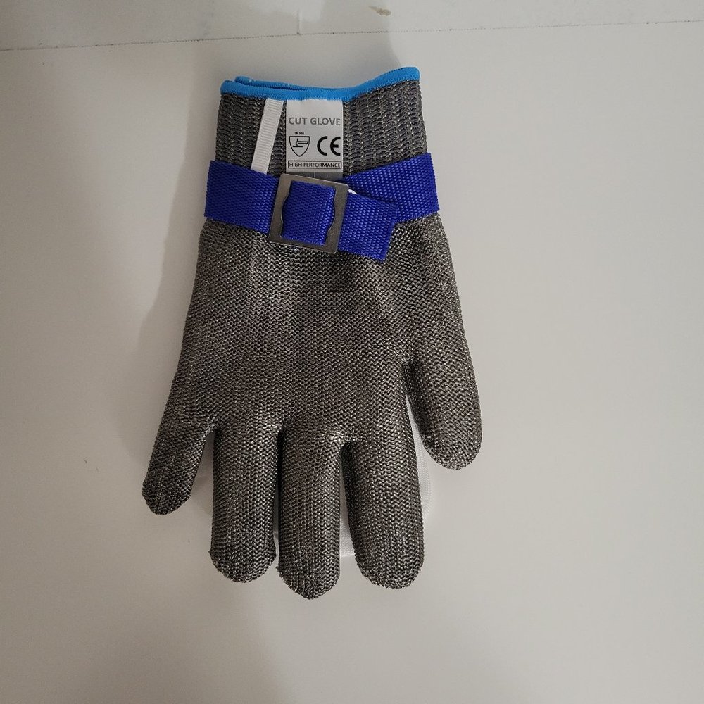 CUT RESISTANT GLOVES